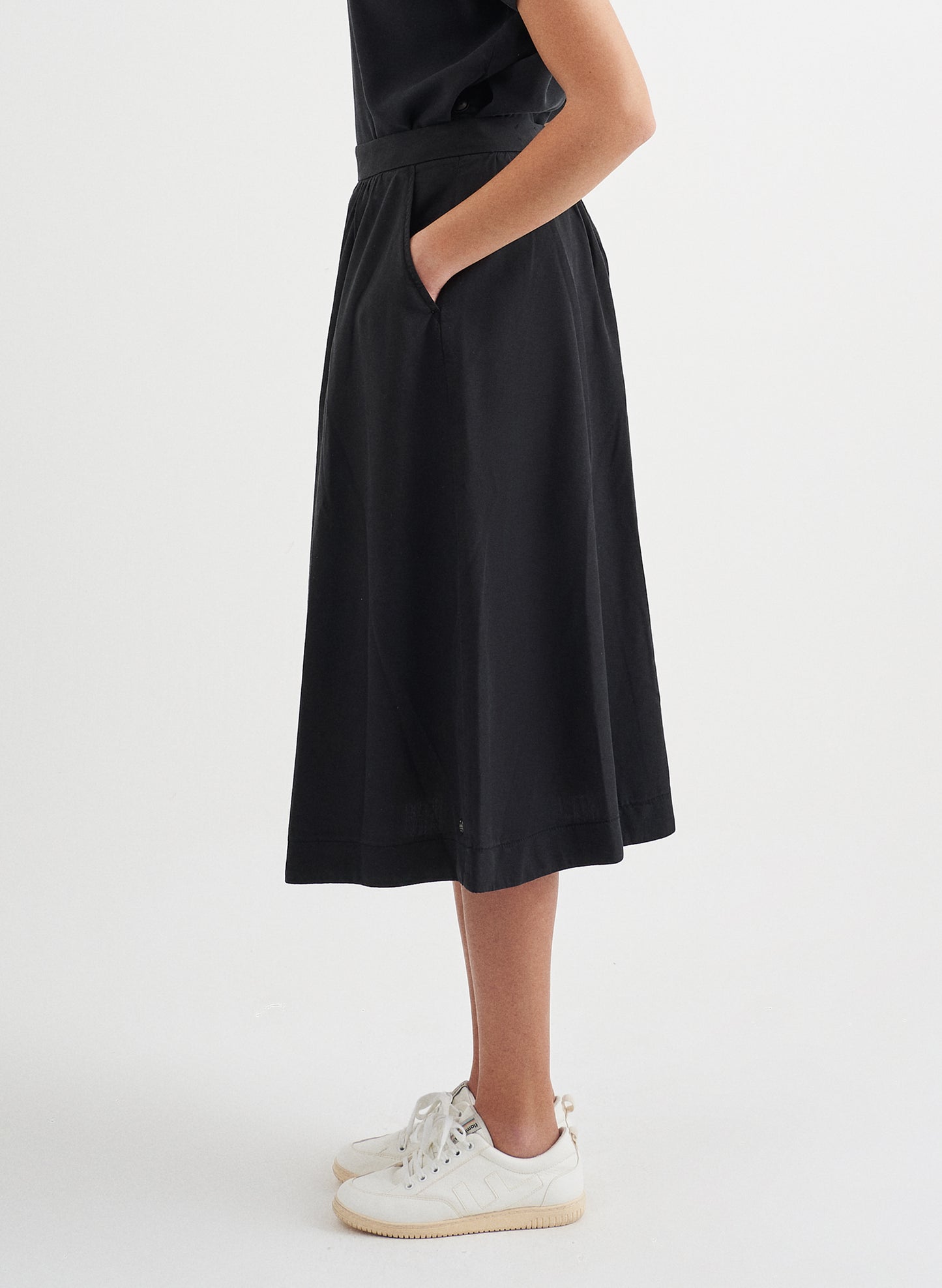 RINA - Long Pleated Tencel™ Skirt - Black
