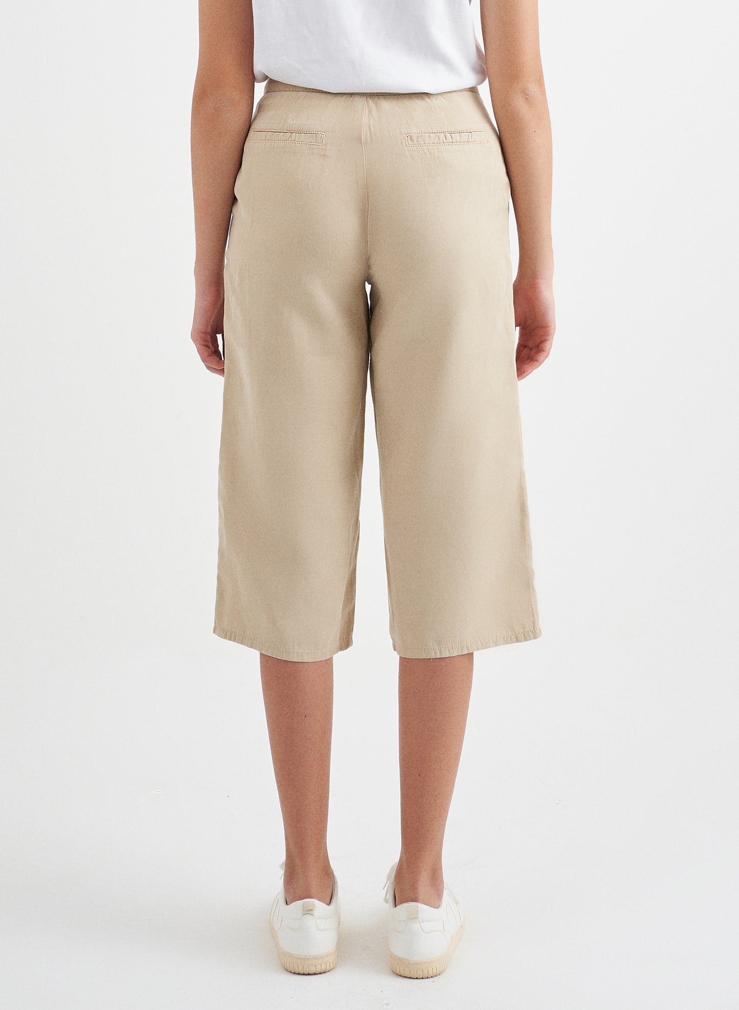 TERA - Crop Fit Tencel™ Linen Pant - Beige